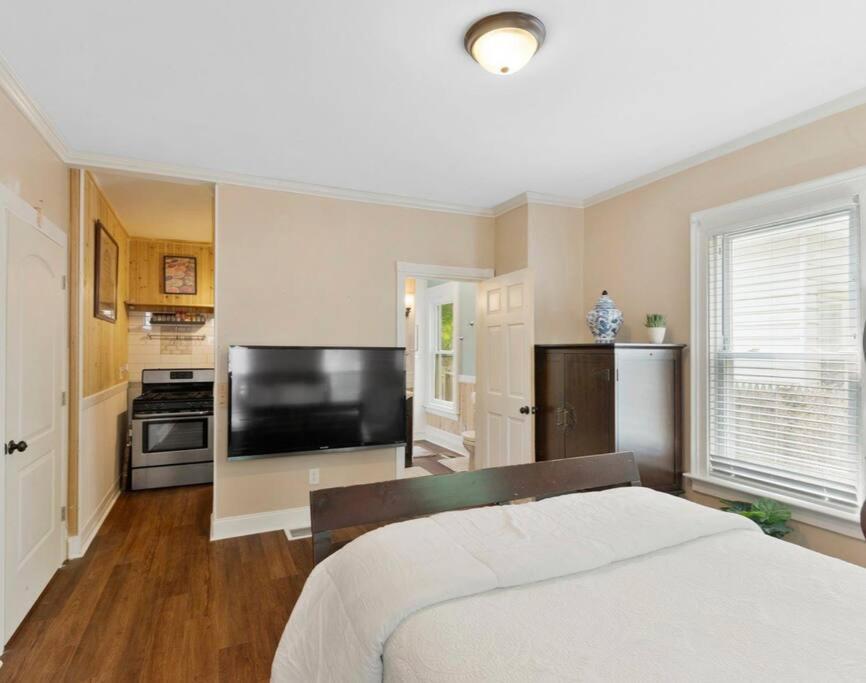 Apartment Beautiful In Historic House